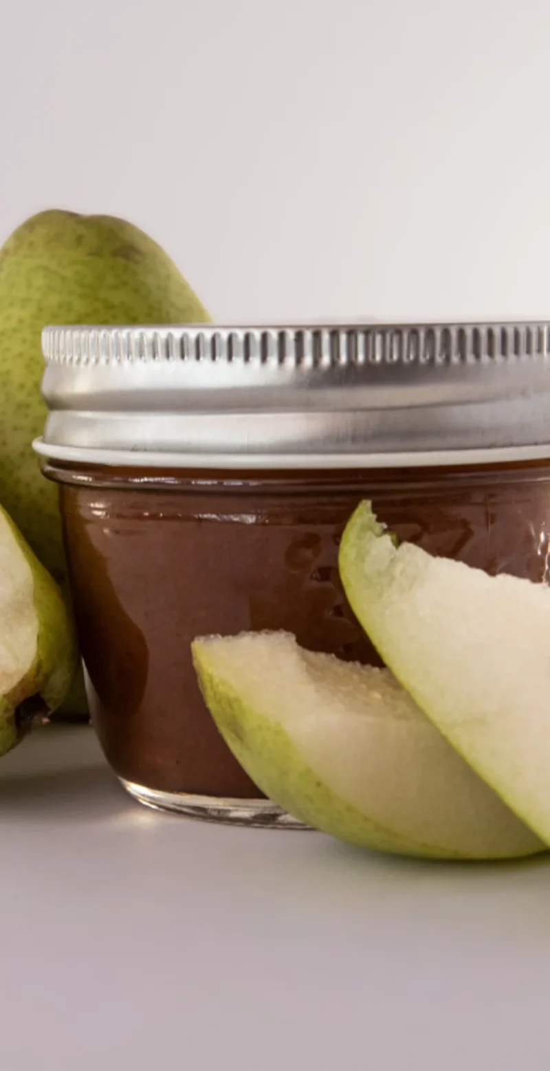 Jar of pear-yaki sauce with fresh pear slices